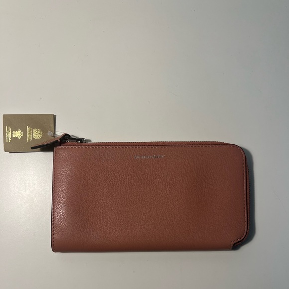 Burberry Marais Abbey Two Tone Leather Zippy Ziparound Wallet Passport Holder - Picture 6 of 16